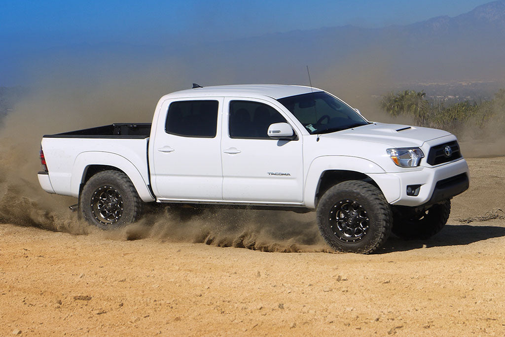 ICON 2005-2023 Toyota Tacoma, 2.5 VS Extended Travel, Remote Reservoir w/ CDEV Coilover Kit 58735e