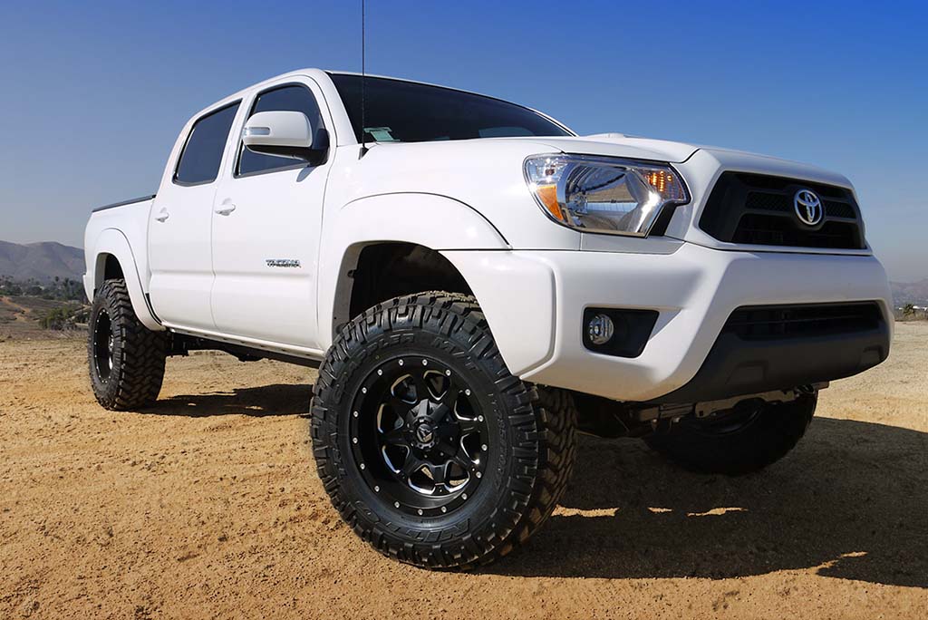 ICON 2005-2023 Toyota Tacoma, 2.5 VS Extended Travel, Remote Reservoir w/ CDEV Coilover Kit 58735e