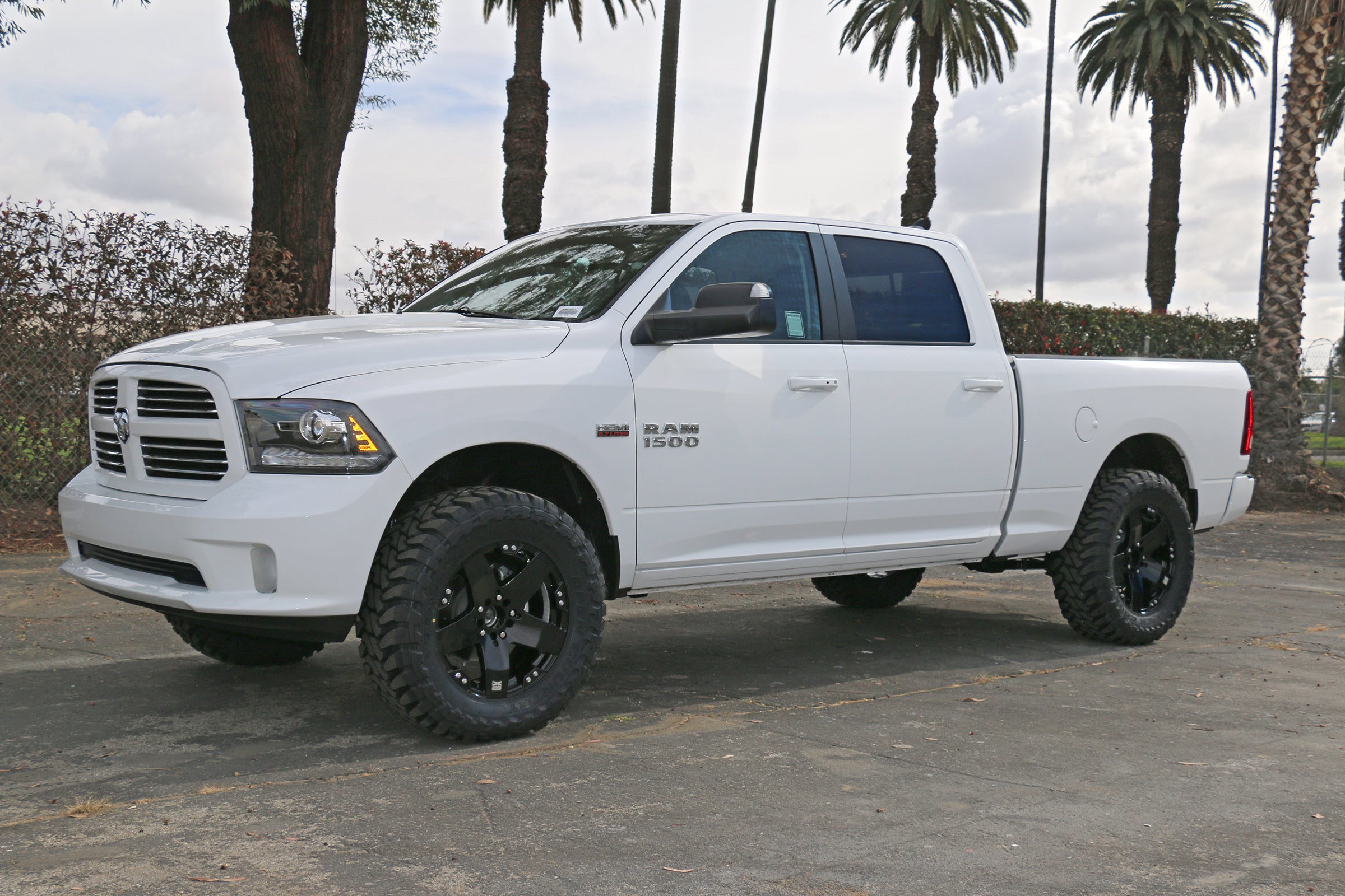 ICON 09-18 RAM 1500 4WD .75-2.5" STAGE 2 SUSPENSION SYSTEM k213002