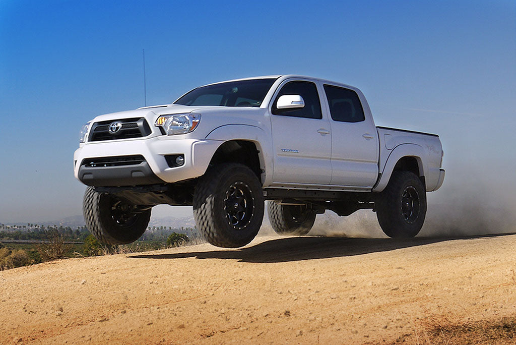 ICON 2005-2023 Toyota Tacoma, 2.5 VS Extended Travel, Remote Reservoir w/ CDEV Coilover Kit 58735e