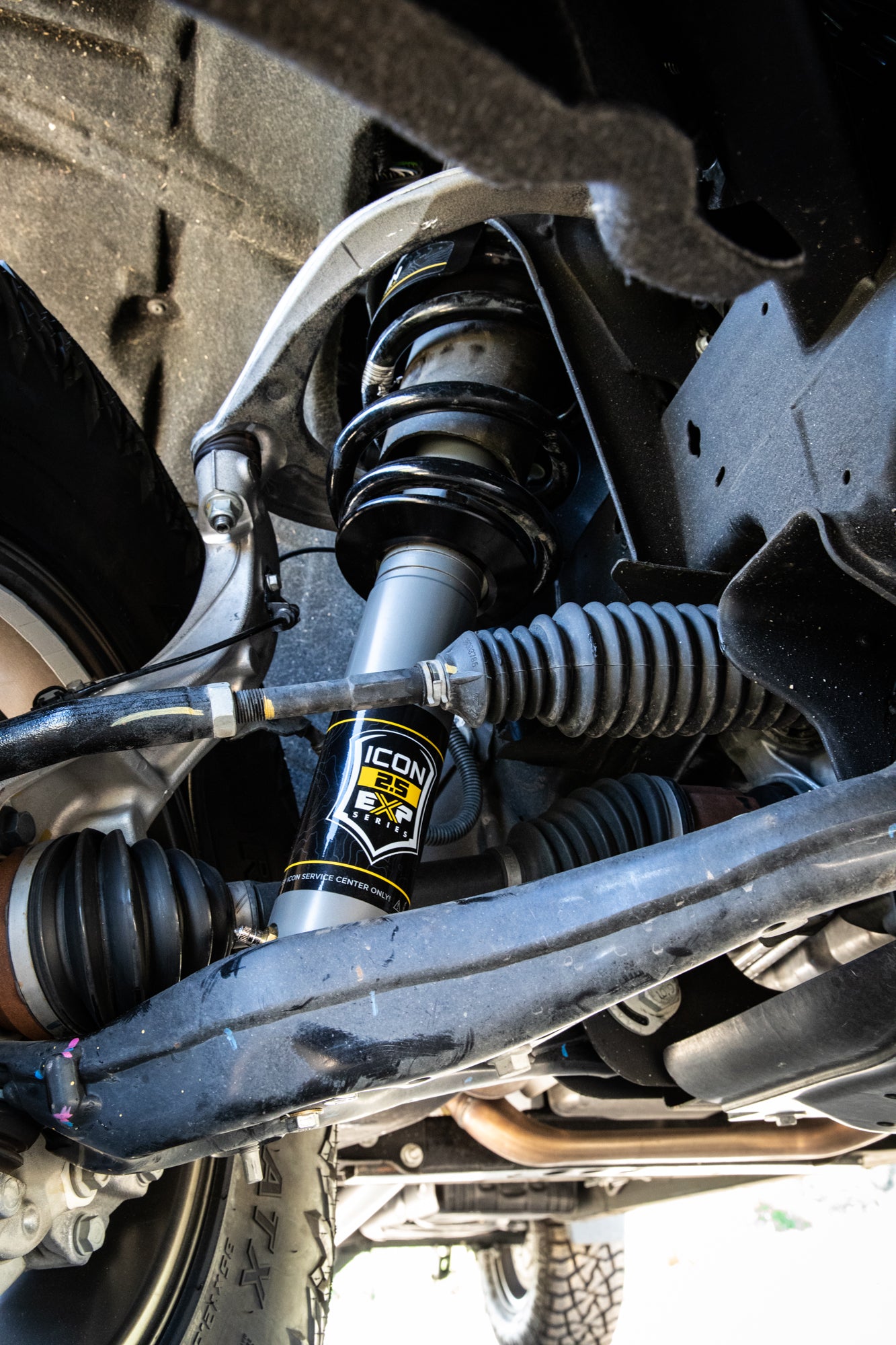 ICON 19-23 GM 1500, 2.375-3.75" Lift, Stage 2 EXP Suspension System, Tubular k73072t
