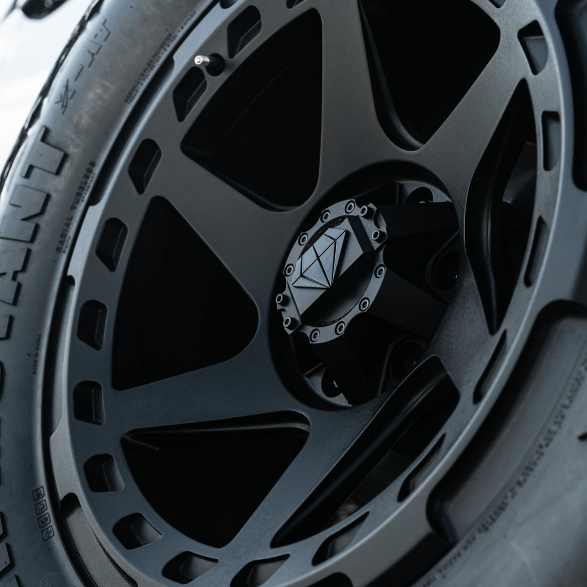 18x9 Blaque Diamond Off-Road BD-O728 Matte Textured Black (Flow Forged) 6x135 6x5.5/139.7 1mm - Flex Offroad