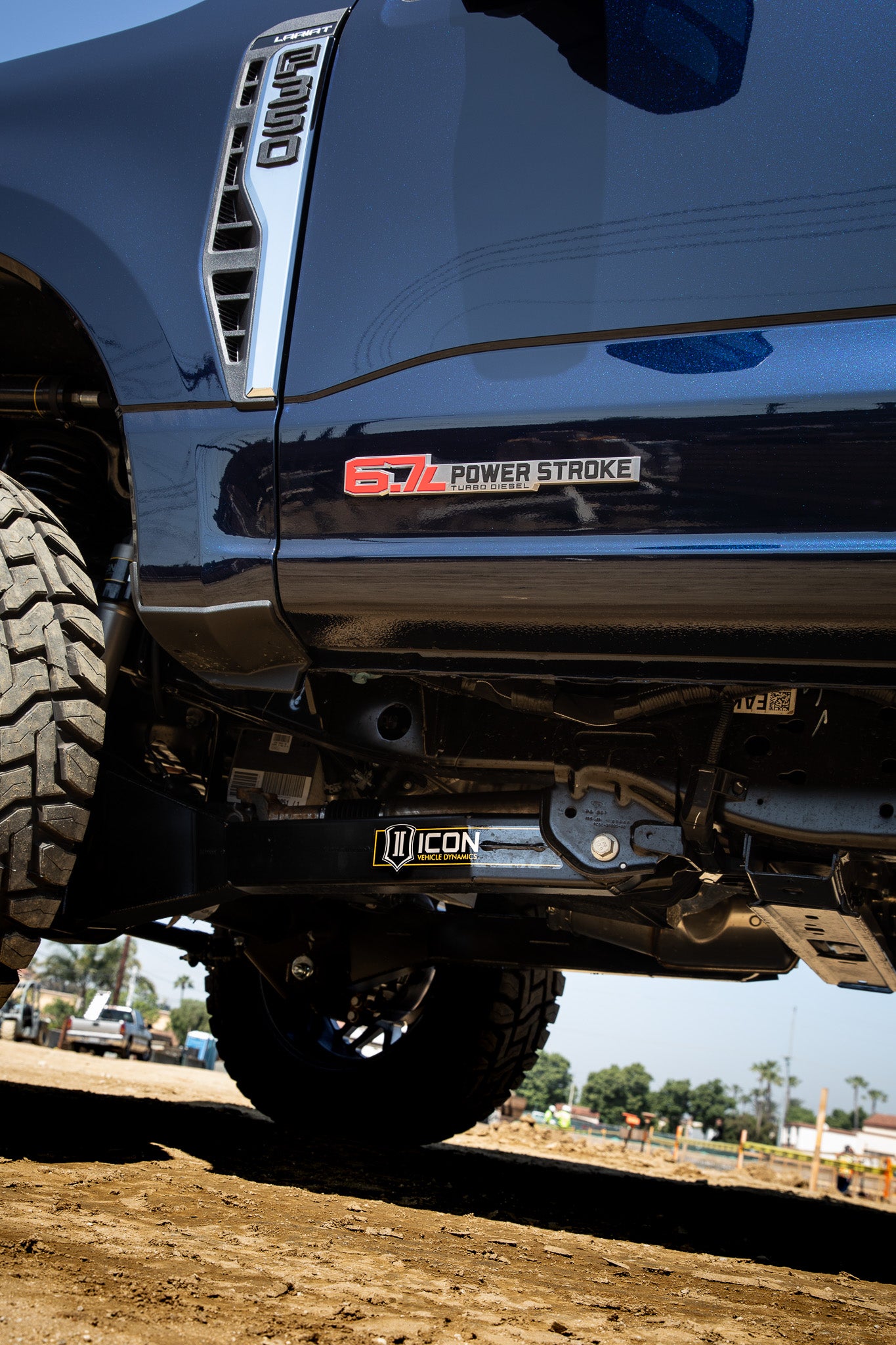 ICON 2023 Ford F-250/F-350 Super Duty 4WD Gas, 2.5" Lift, Stage 5 Suspension System w/ Radius Arms K62595R