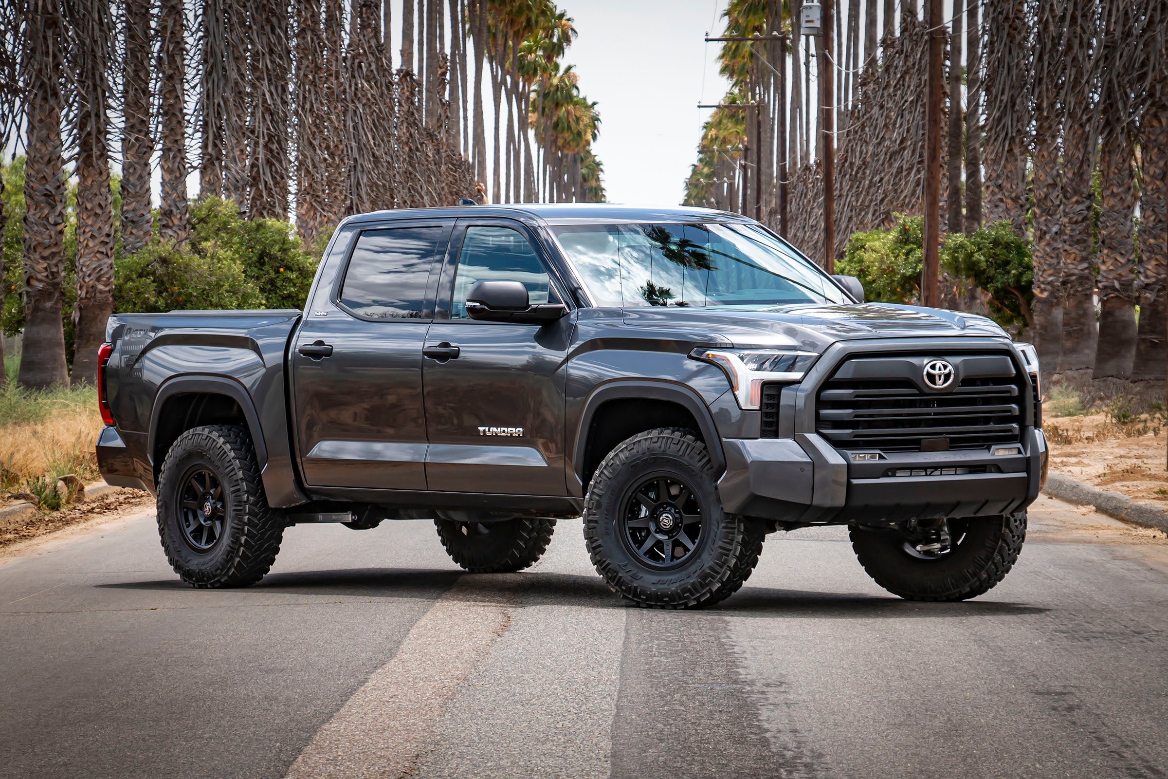 ICON 2022-2025 Toyota Tundra, 2-3.5" Lift, Stage 14, 2.5 Suspension System, Tubular K53204T
