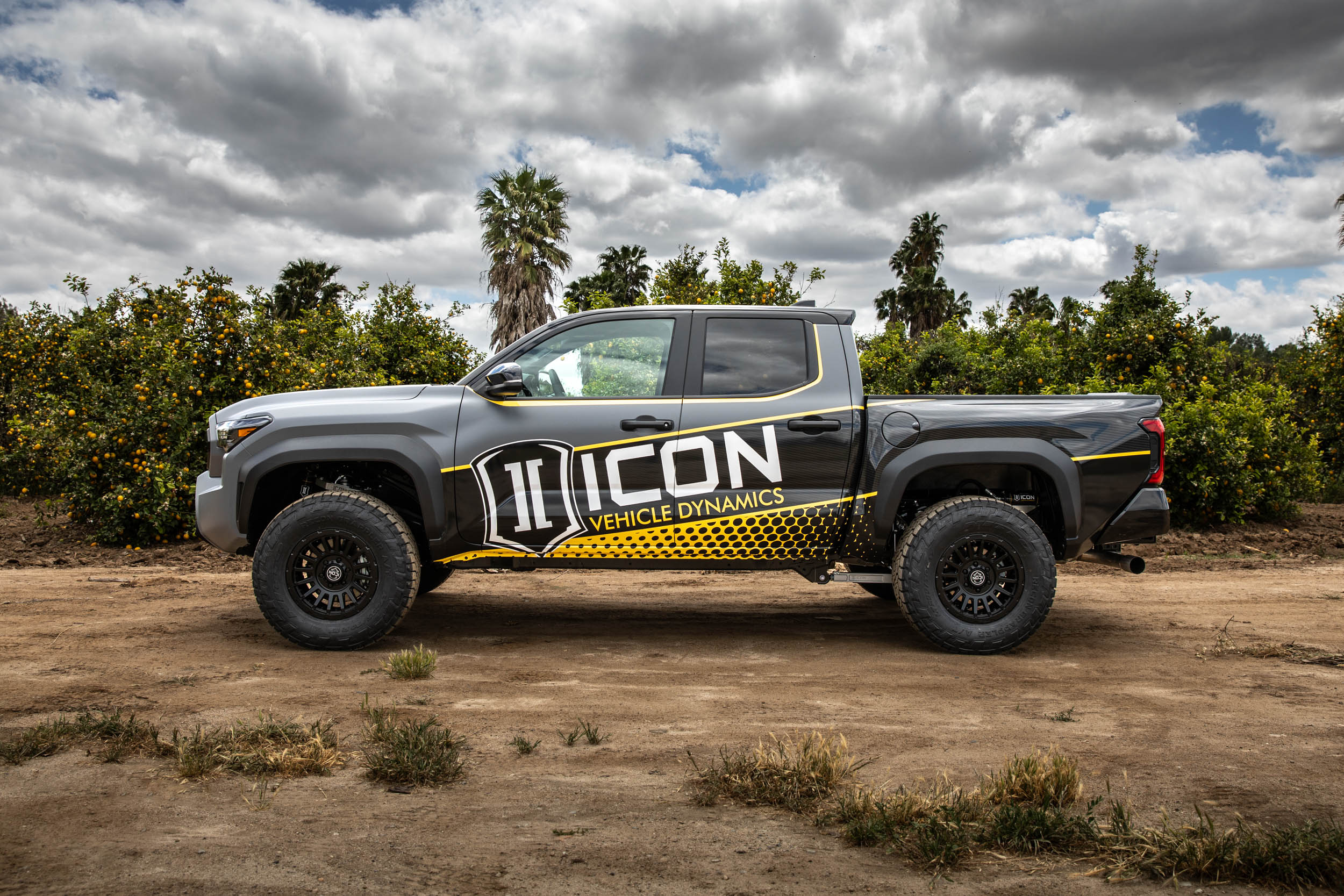 ICON 2024-2025 Toyota Tacoma 1.25-3" Lift, Stage 12 Suspension System, Tubular K53302T