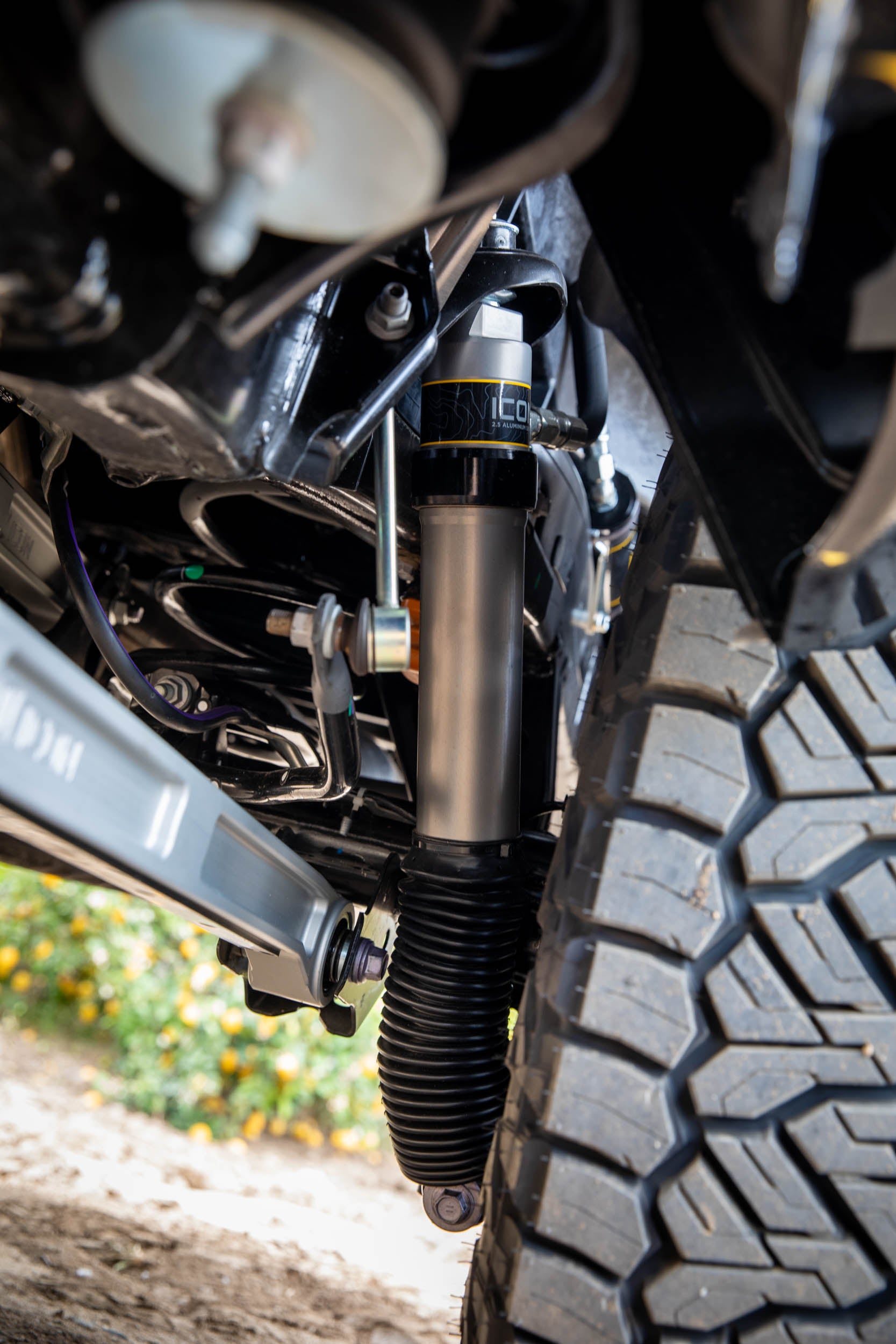 ICON 2024-2025 Toyota Tacoma, 0-1" Lift, Rear, V.S. 2.5 Aluminum Series Shock Absorbers, Remote Reservoir, Pair 57808p