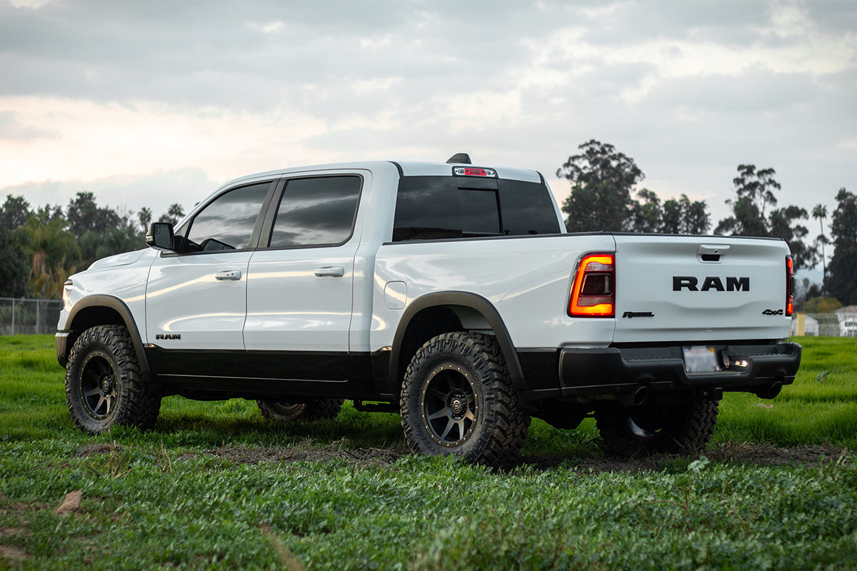 ICON 19-UP RAM 1500 2/4WD 0-1.5" STAGE 5 SUSPENSION SYSTEM W TUBULAR UCA k213105t